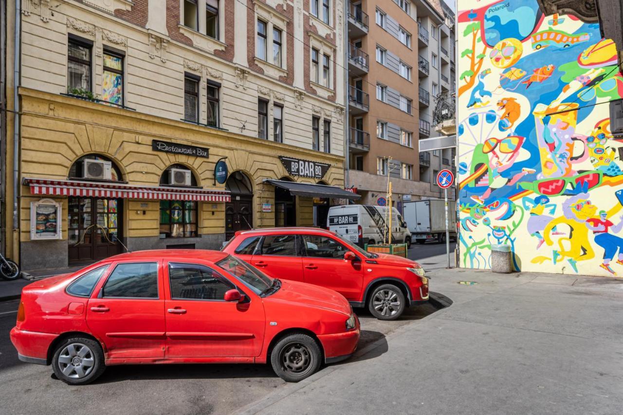 Youth Motive Studio With Gallery Budapest Bagian luar foto