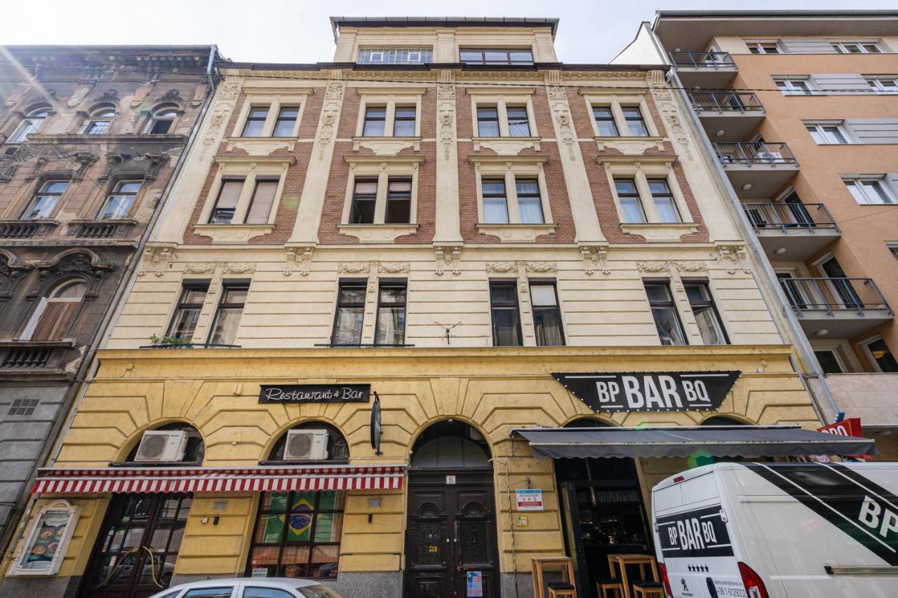 Youth Motive Studio With Gallery Budapest Bagian luar foto